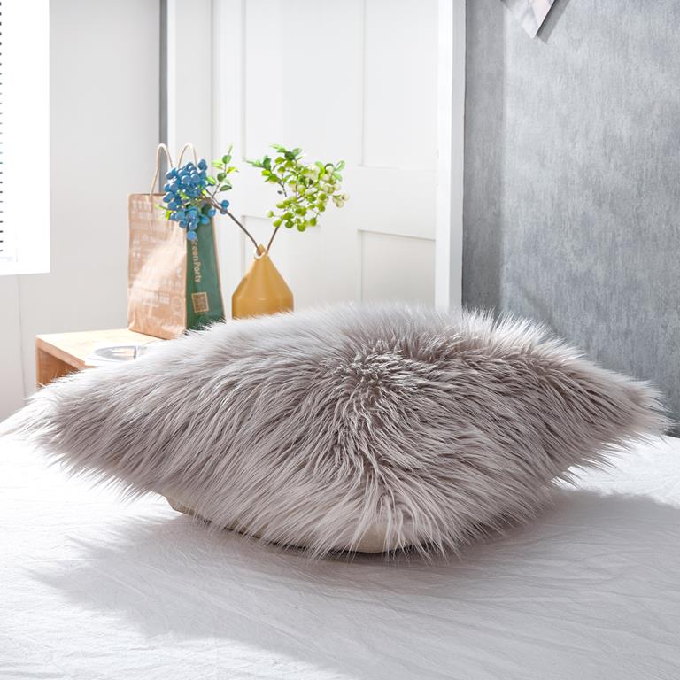 Fellkissen mit Füllung | Sofakissen, Couchkissen, Kuschelkissen, Dekokissen